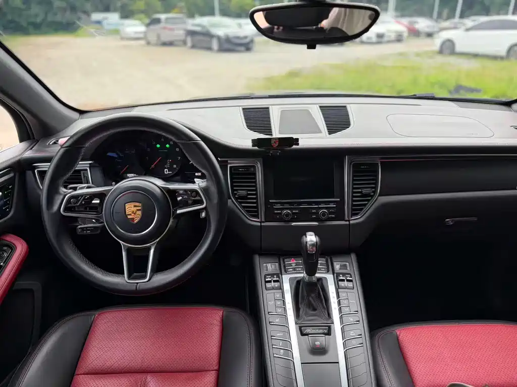 Macan 2016 Macan 2.0T купить на сайте DeffCars