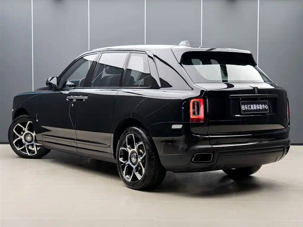 Cullinan 2024 Black Badge купить на сайте DeffCars