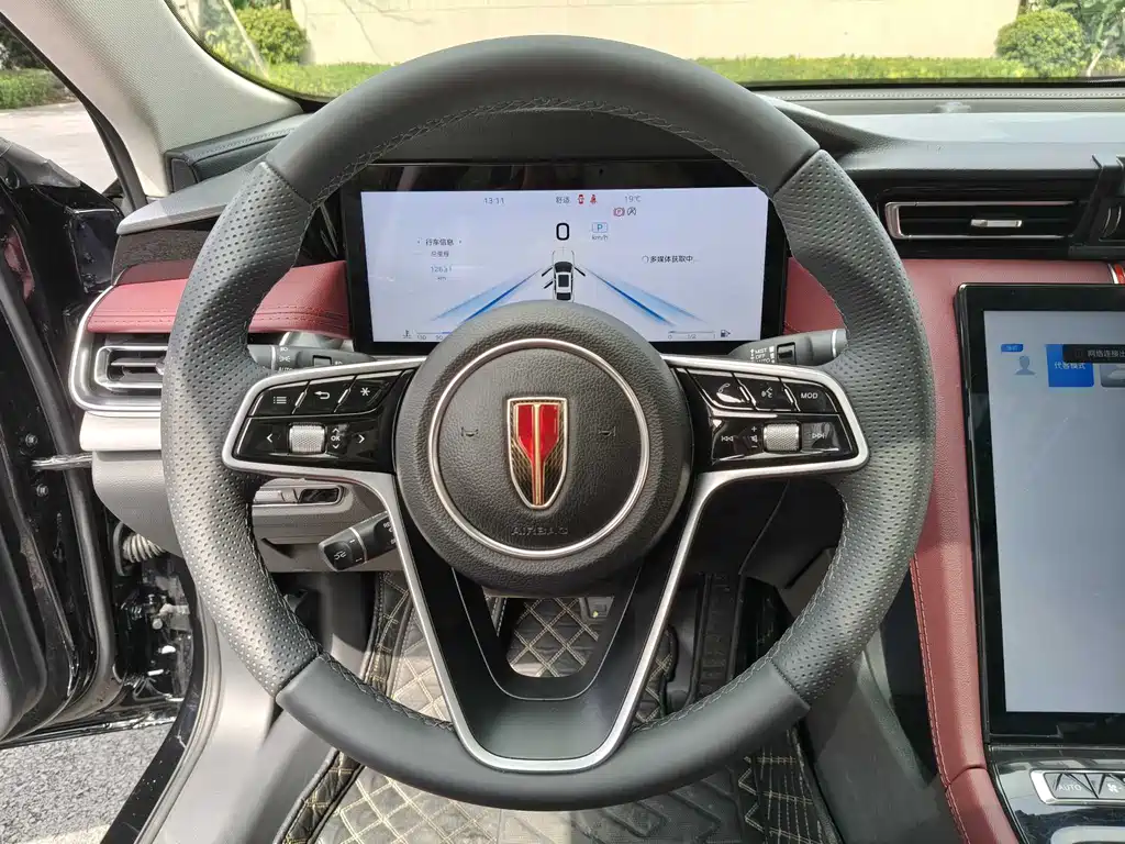 Hongqi H5 2025 2.0T automatic Qichang version купить на сайте DeffCars