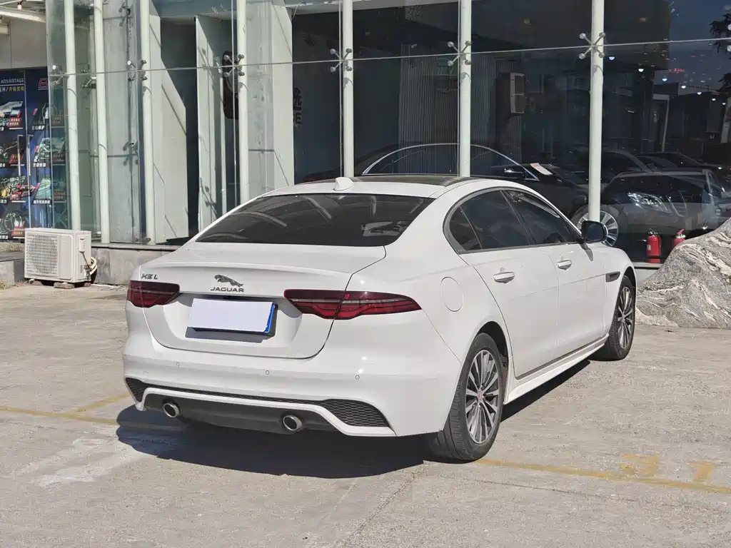 Jaguar XEL 2021 2.0T 200PS R-DYNAMIC Youth Sports Edition купить на сайте DeffCars