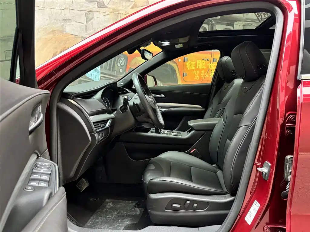 Cadillac XT4 2018 28T two-wheel drive leading model купить на сайте DeffCars