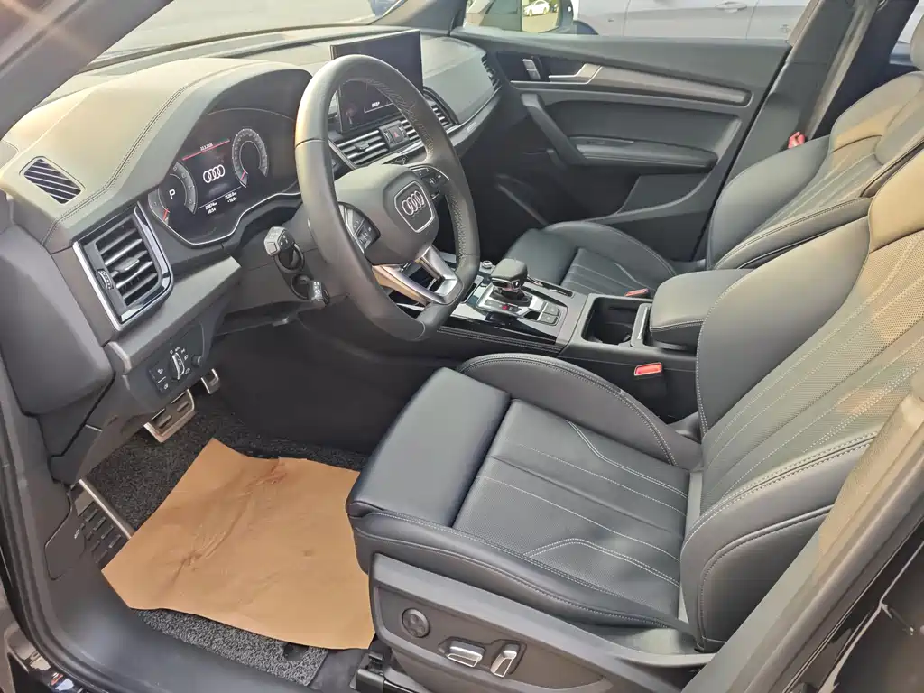 Audi Q5L 2024 40 TFSI luxury and dynamic model купить на сайте DeffCars