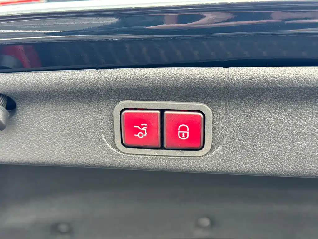 Mercedes-Benz C-Class 2023 facelift C 260 L sports version купить на сайте DeffCars