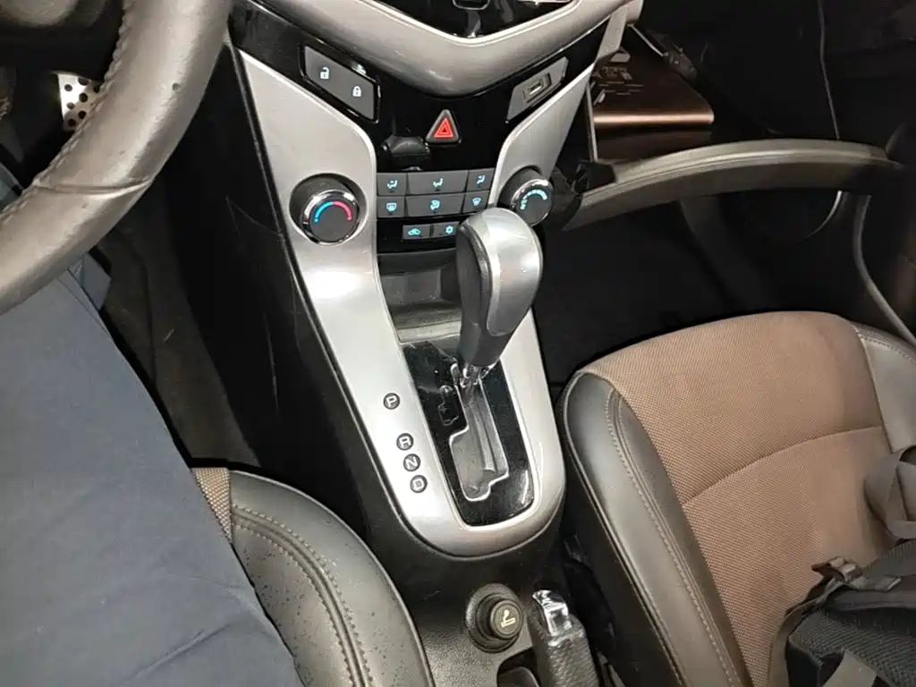 Cruze 2013 hatchback 1.6L automatic luxury model купить на сайте DeffCars