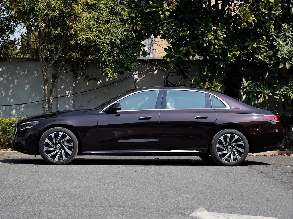 Mercedes-Benz E-Class 2024 E 300 L Luxury Model купить на сайте DeffCars