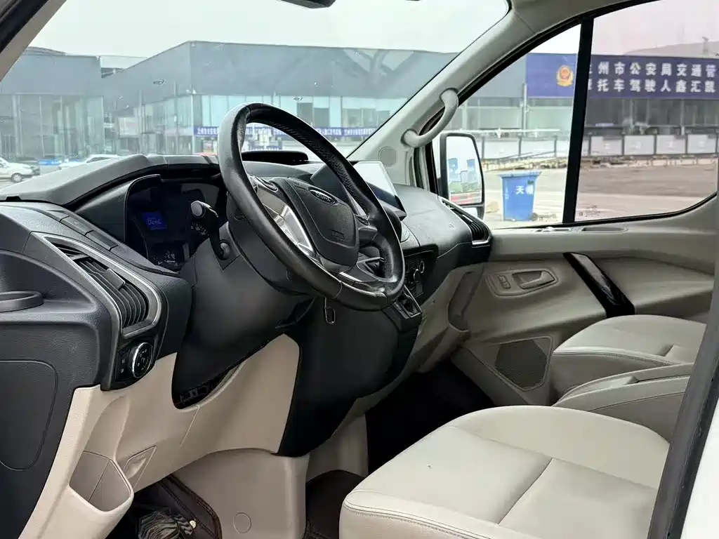 Tourio 2020 2.0T Automatic Elite Edition National VI купить на сайте DeffCars