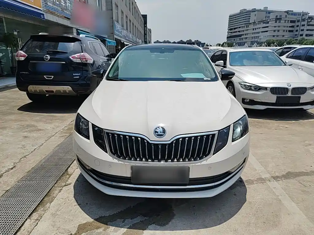 Octavia 2020 TSI230 DSG Smart Deluxe Edition купить на сайте DeffCars