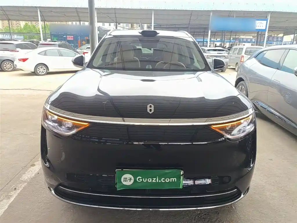 Wenjie M8 2025 extended range Ultra version 53.4kWh 6-seat version 192-line lidar) купить на сайте DeffCars