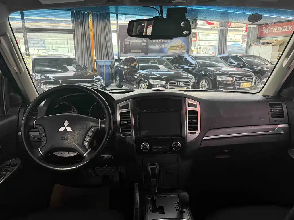 Pajero imported 2020 3.0L automatic standard version купить на сайте DeffCars