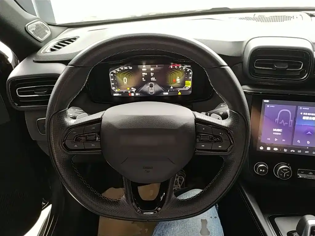 Lynk & Co 03 2022 1.5TD DCT Pro купить на сайте DeffCars