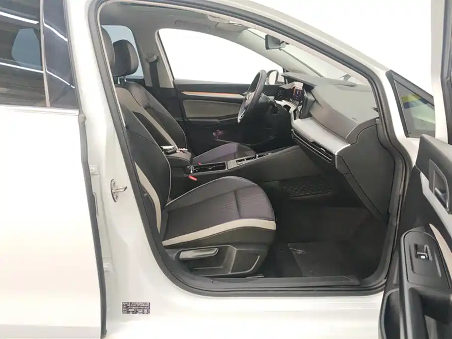 Golf 2023 facelift 280TSI DSG Pro купить на сайте DeffCars