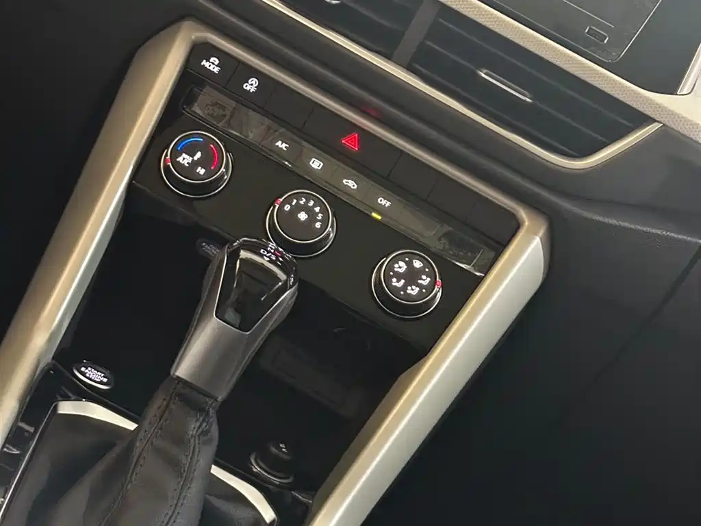 T-ROC 2025 facelift 280TSI DSG two-wheel drive time version купить на сайте DeffCars