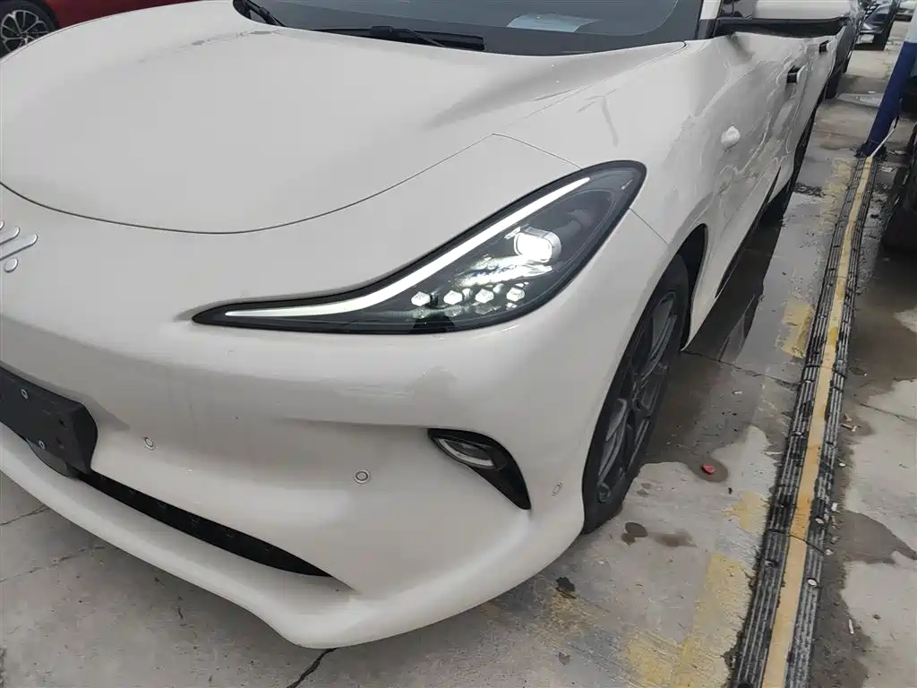 Zhiji LS6 2025 Smart Lizard Driving Edition купить на сайте DeffCars