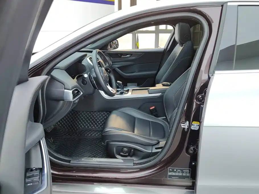 Jaguar XEL 2021 2.0T 250PS R-DYNAMIC S aggressive sports version купить на сайте DeffCars