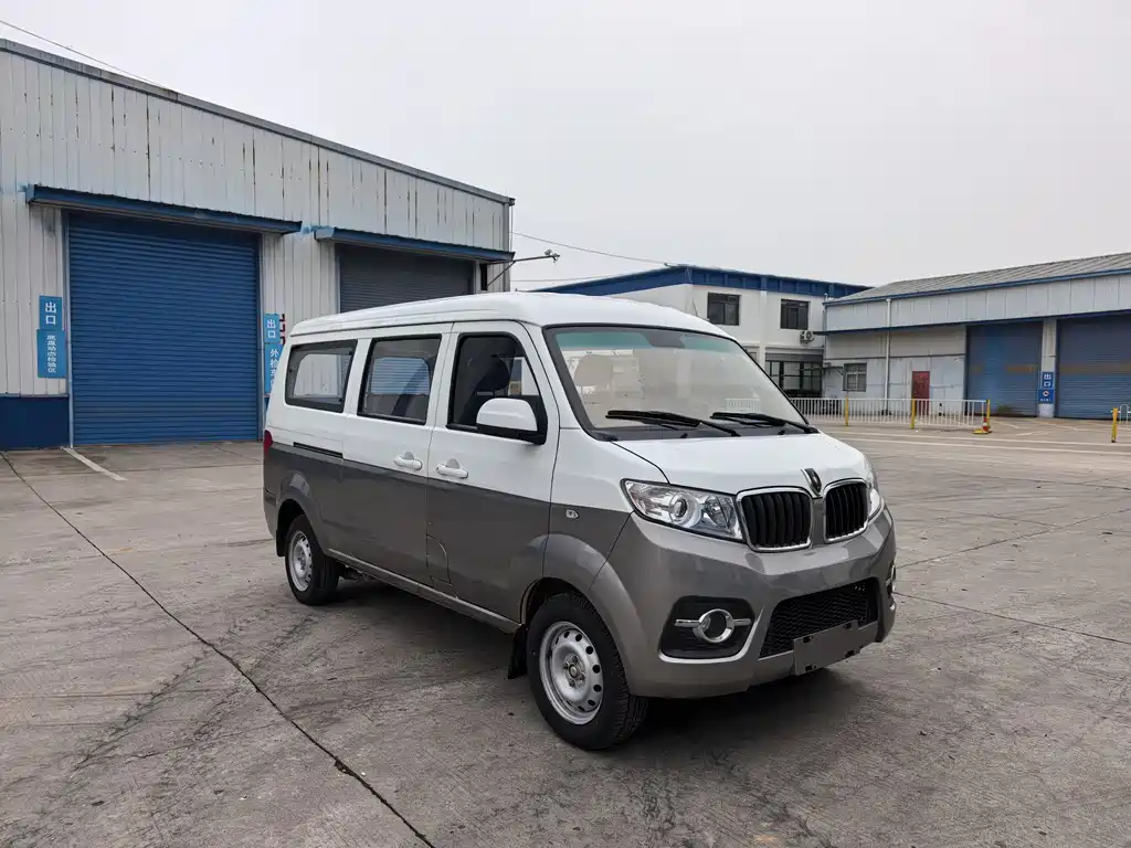 Hiace X30 2022 model 1.5L business type central air-conditioned version bus National VI SWC15M купить на сайте DeffCars
