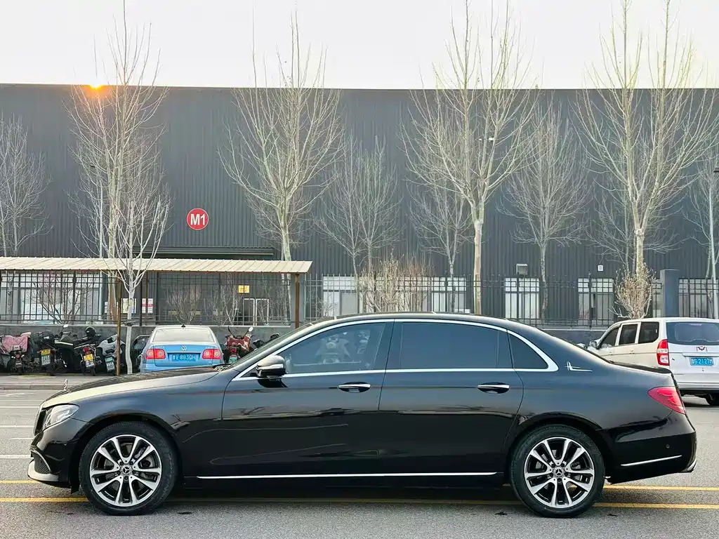 Mercedes-Benz E-Class 2018 E 200 L купить на сайте DeffCars