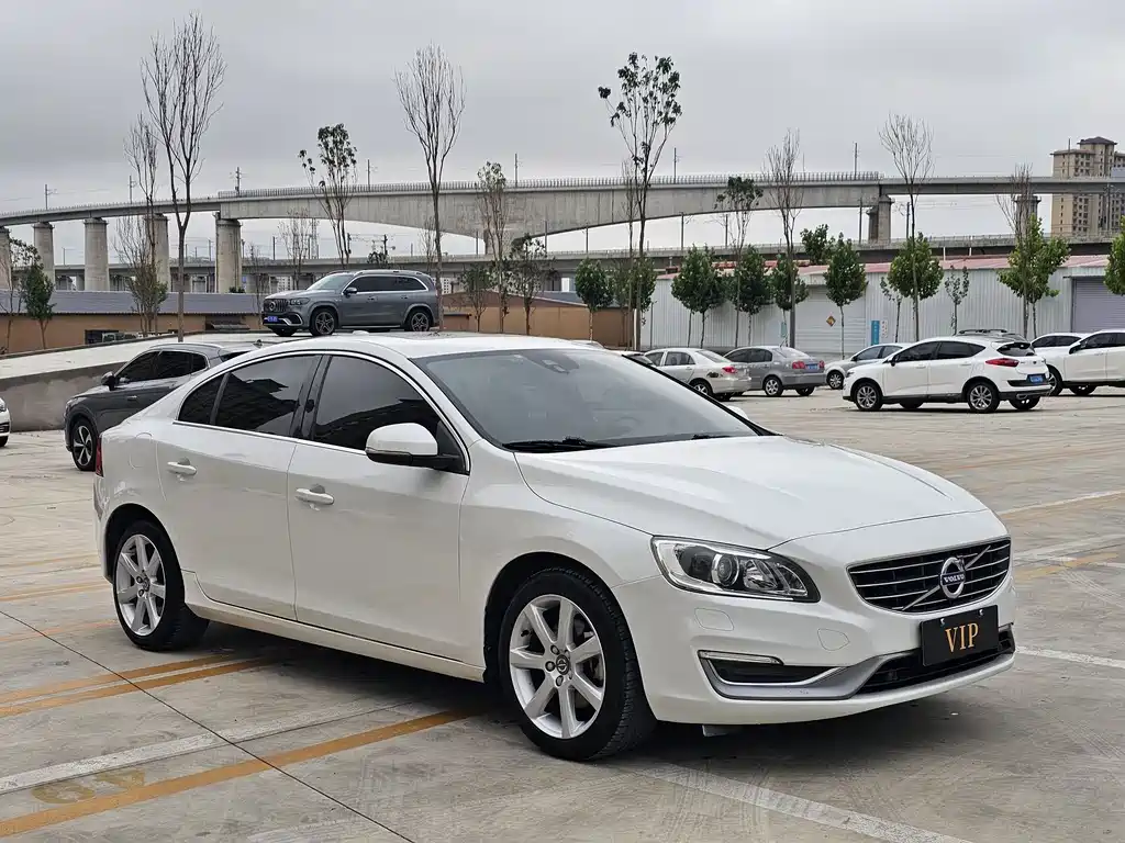 2017 Volvo S60 S60L T5 Smart Edition купить на сайте DeffCars