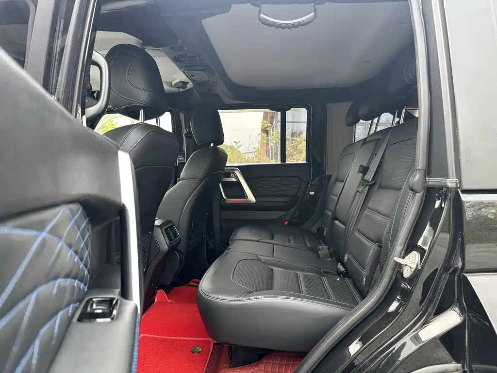Beijing Off-Road BJ40 2019 PLUS 2.3T Automatic Four-wheel Drive Exclusive Edition National VI купить на сайте DeffCars