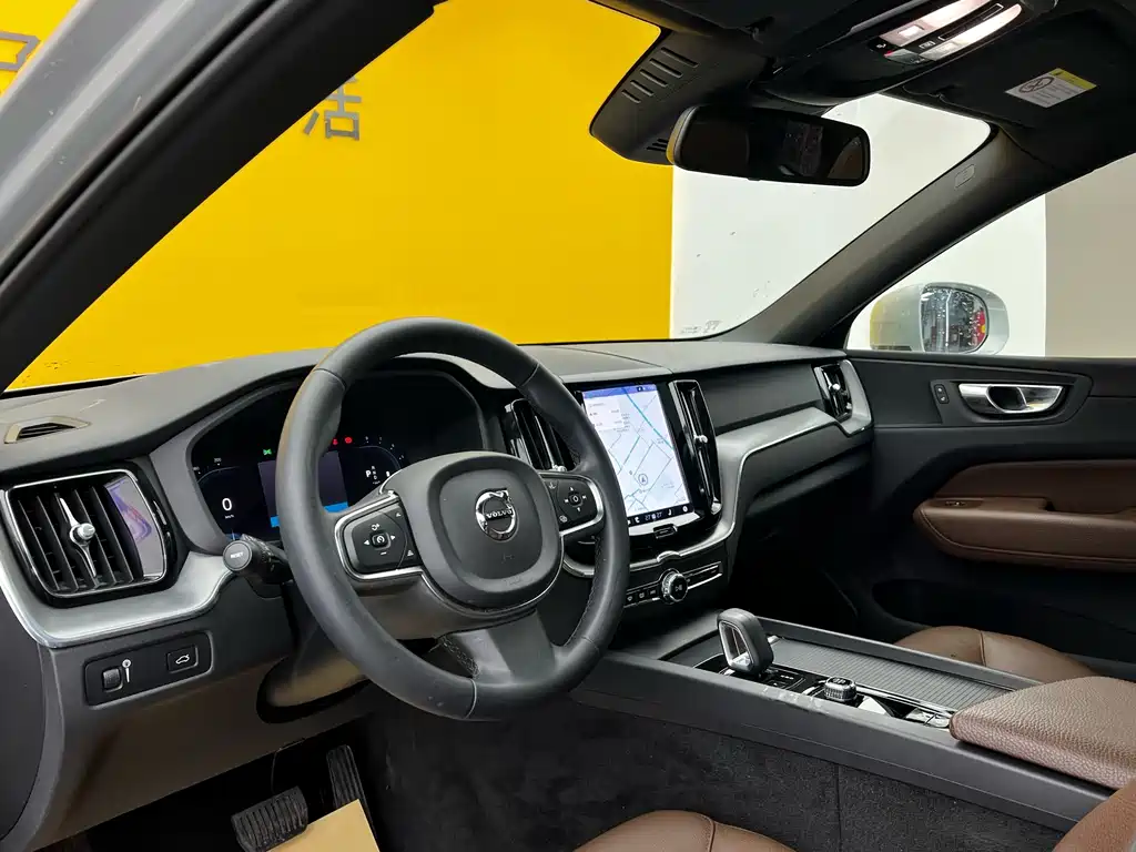 Volvo XC60 2022 B5 four-wheel drive Zhiyi Luxury Edition купить на сайте DeffCars