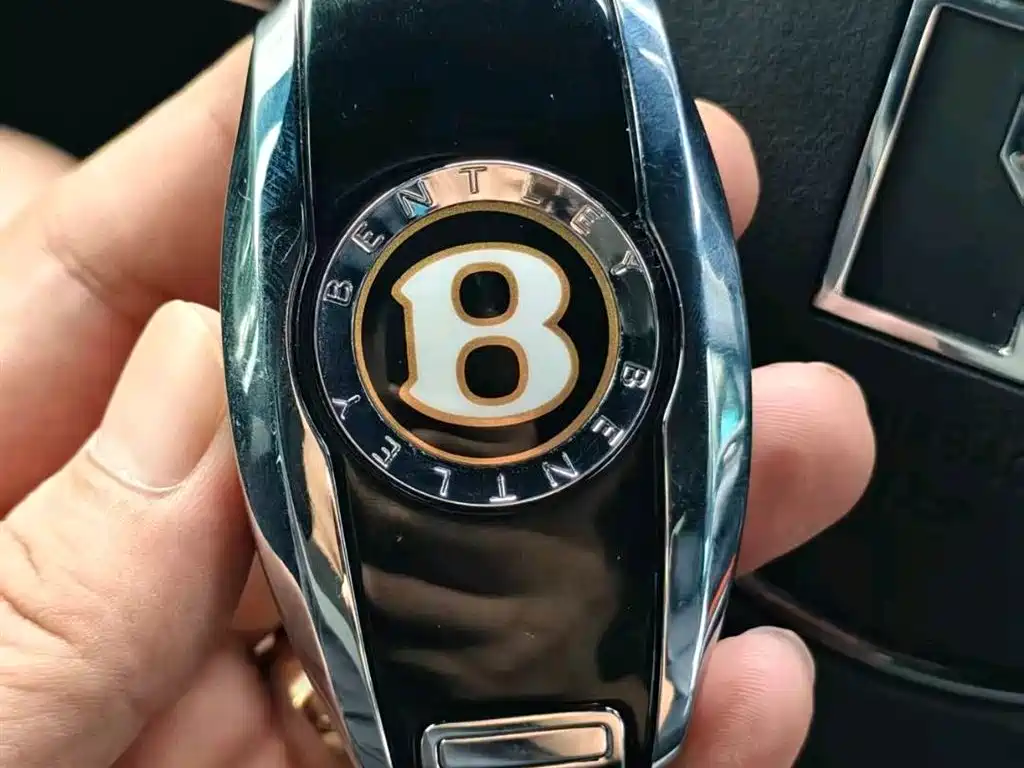 Bentayga 2018 4.0T V8 купить на сайте DeffCars