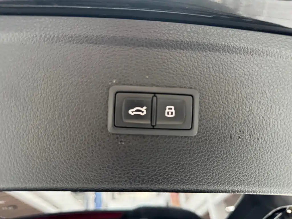 Audi Q5L 2020 facelift 40 TFSI enjoys fashionable style купить на сайте DeffCars