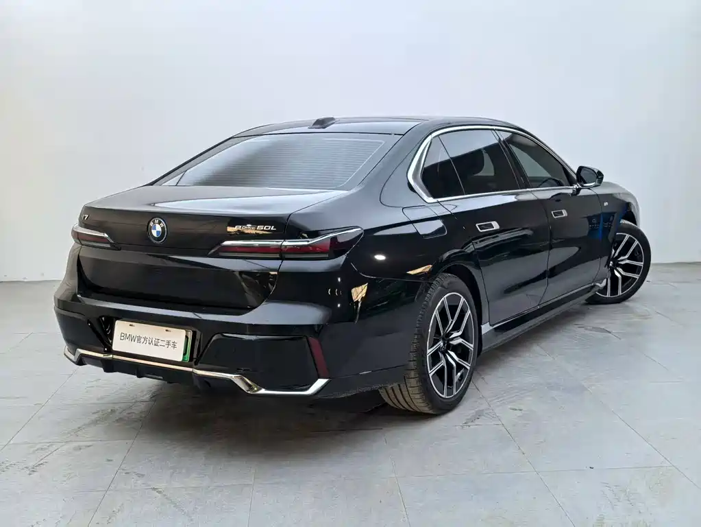 BMW i7 2023 eDrive50L Leading M Sport Kit купить на сайте DeffCars