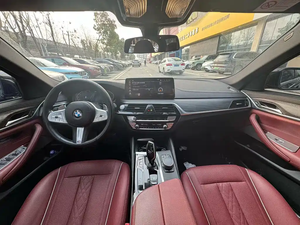 BMW 5 Series 2023 530Li Leading Luxury Package купить на сайте DeffCars