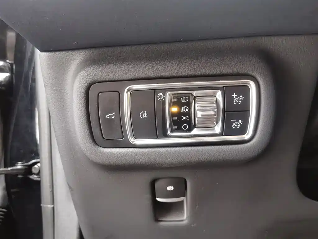 Voyager 2023 2.0T four-wheel drive premium version купить на сайте DeffCars