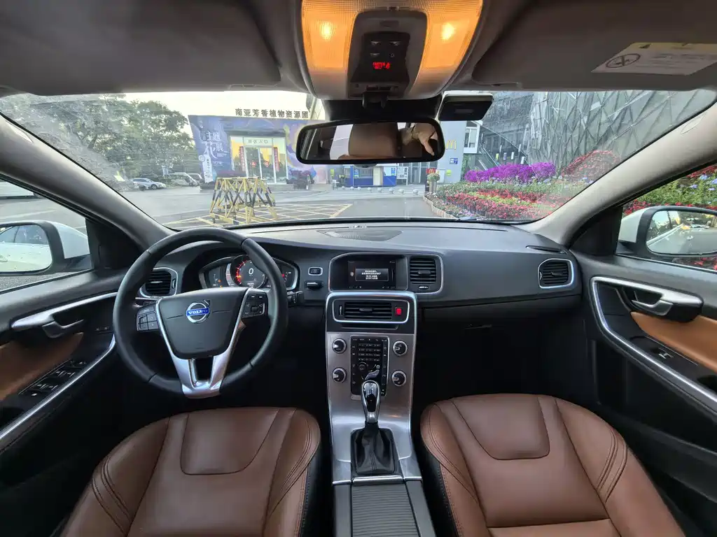 Volvo S60 2017 S60L T5 Smart Edition купить на сайте DeffCars