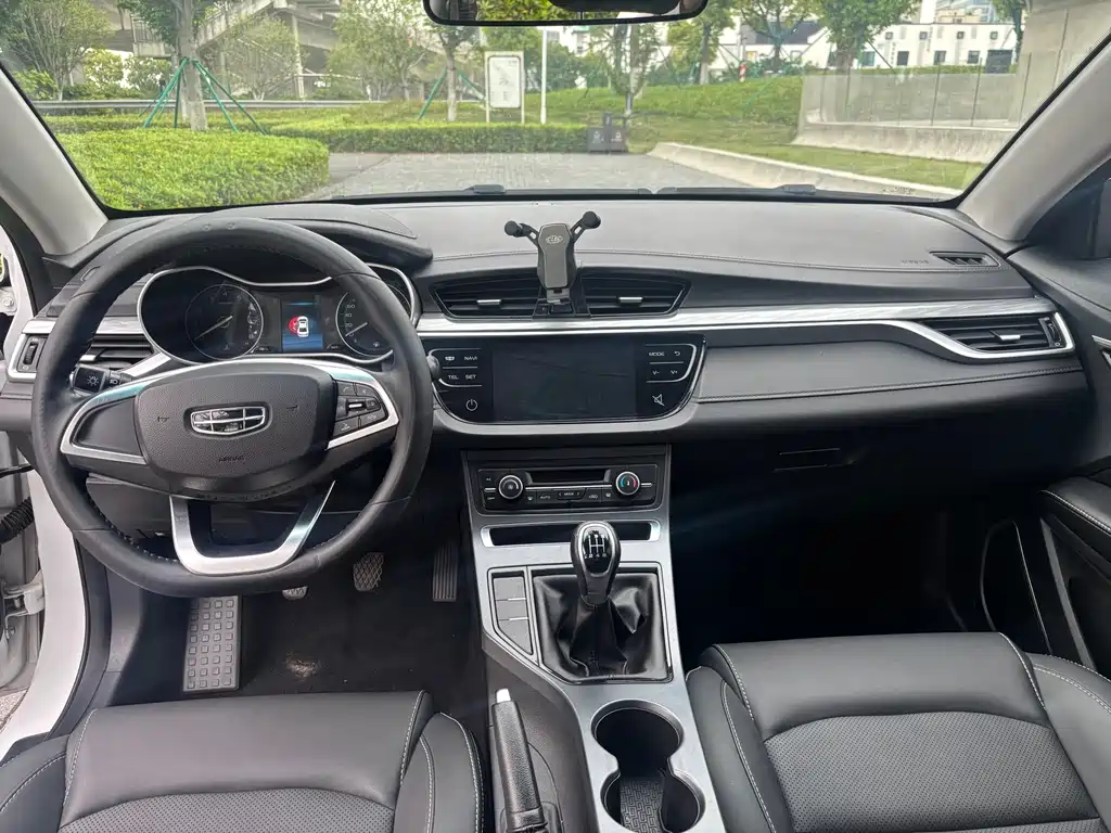 Emgrand 2019 Leading Edition 1.5L Manual Luxury Type National V купить на сайте DeffCars
