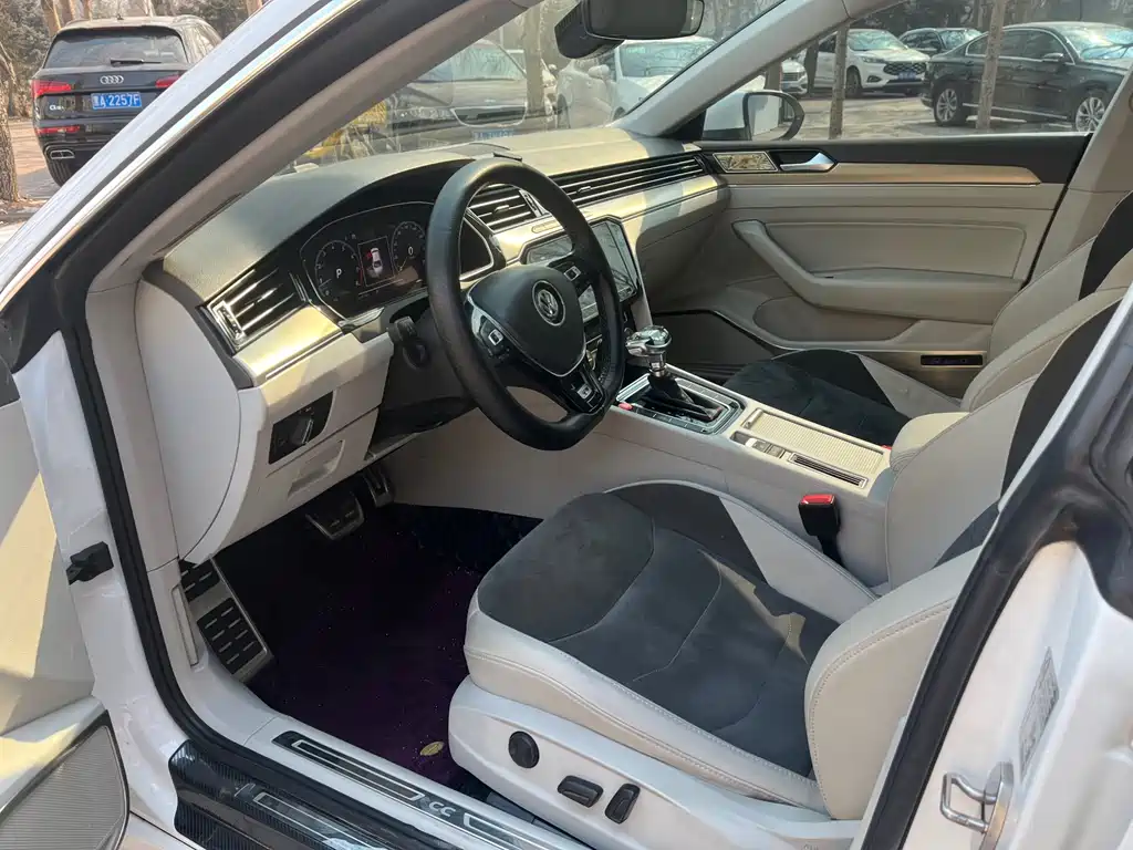 FAW-Volkswagen CC 2019 330TSI Huayan Edition National V купить на сайте DeffCars