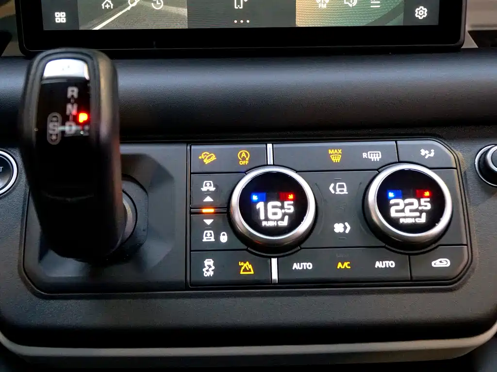 Land Rover Defender 2021 110 P400 X-DYNAMIC HSE купить на сайте DeffCars