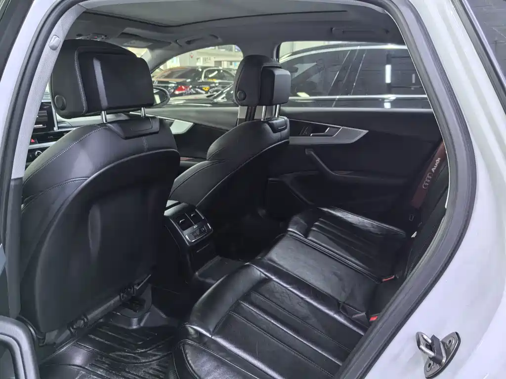 Audi A4L 2020 40 TFSI Fashionable and Dynamic купить на сайте DeffCars