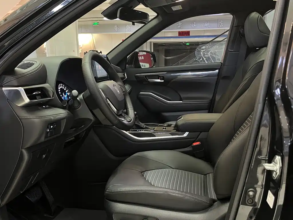 Crown Lufang 2023 2.5L HEV four-wheel drive luxury version купить на сайте DeffCars