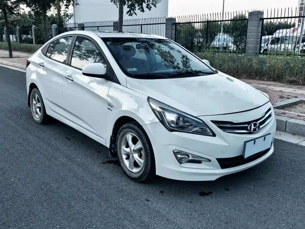 Reina 2014 1.4L automatic leading model GLX купить на сайте DeffCars