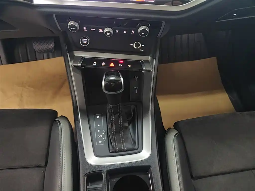 Audi Q3 2021 35 TFSI Fashionable and Dynamic купить на сайте DeffCars
