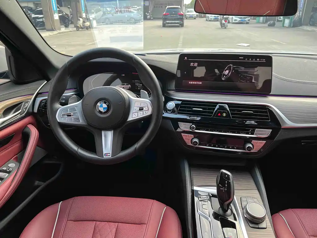 BMW 5 Series 2023 530Li Leading M Sports Package купить на сайте DeffCars