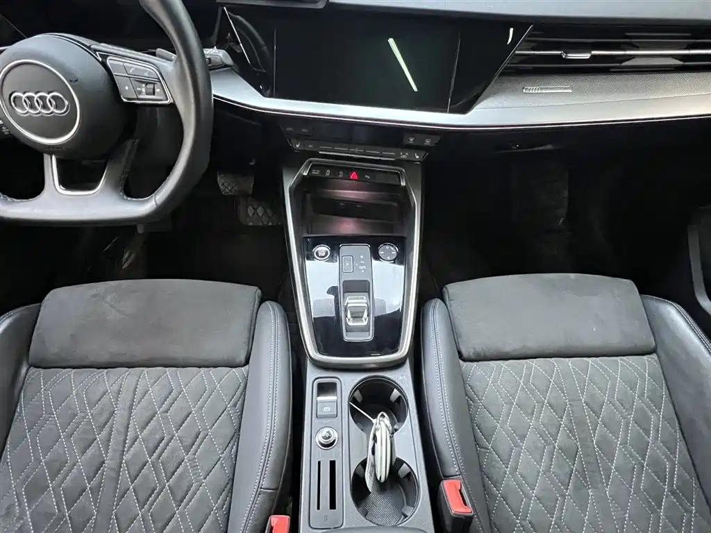 Audi A3 2023 facelift Sportback 35 TFSI luxury sports model купить на сайте DeffCars