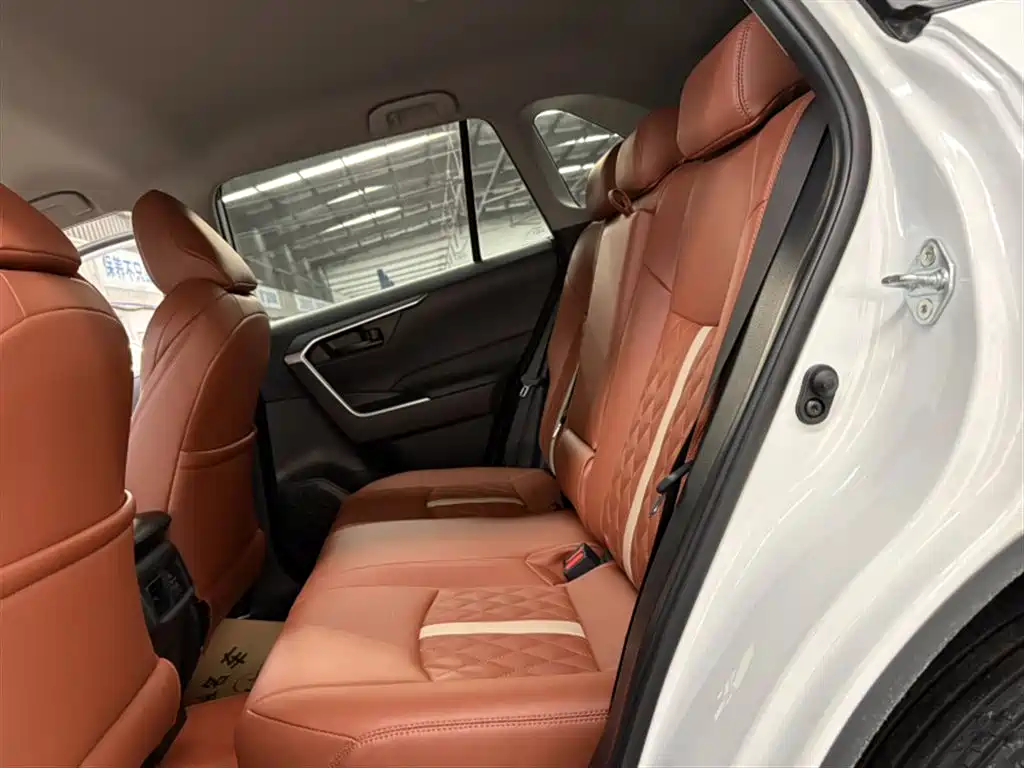 Wilanda 2024 2.0L CVT two-wheel drive leading version купить на сайте DeffCars