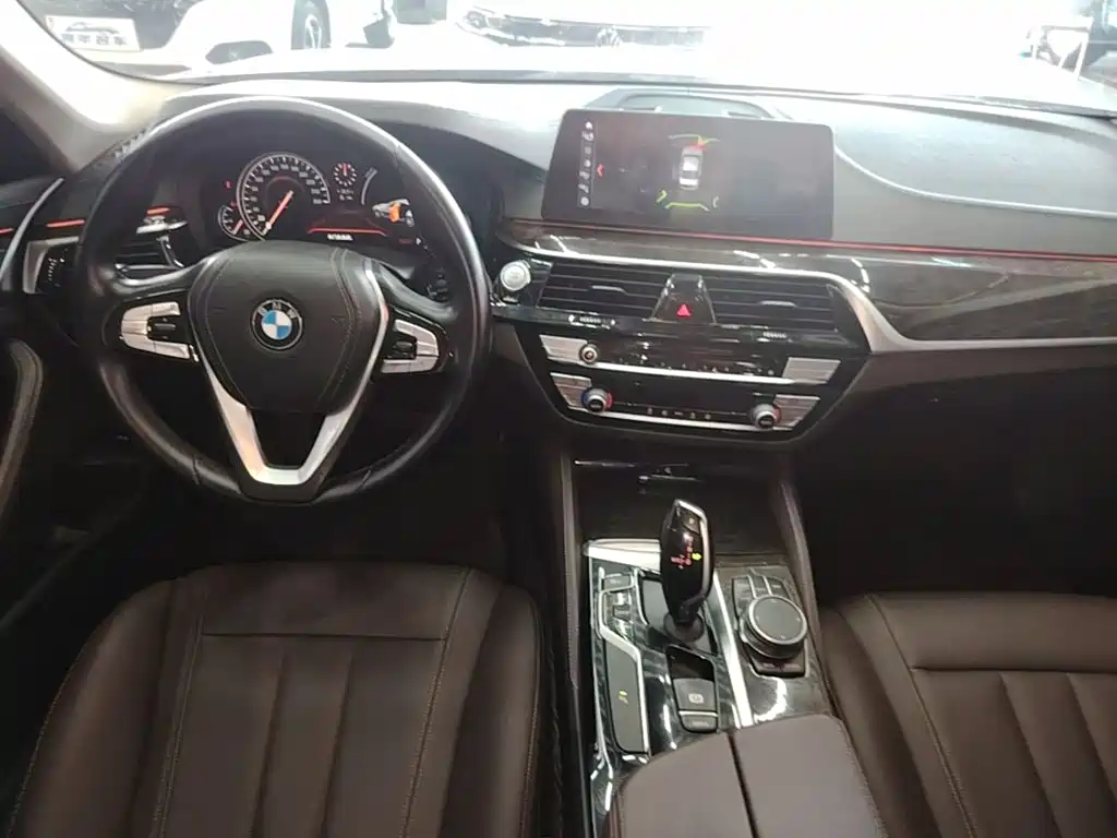 BMW 5 Series 2018 525Li Luxury Package купить на сайте DeffCars