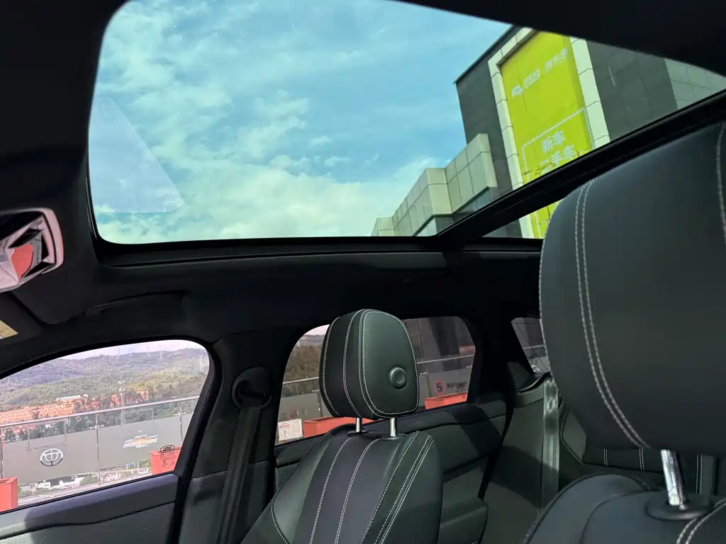 Range Rover Velar 2019 250PS R-DYNAMIC S купить на сайте DeffCars