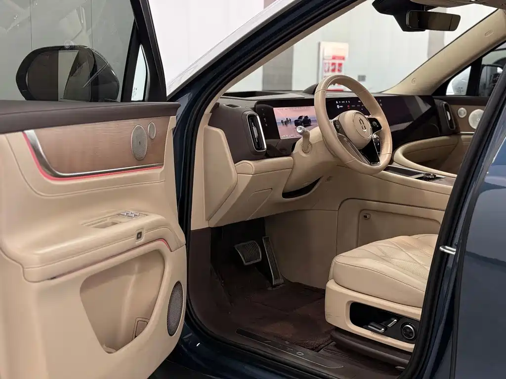 Wenjie M9 2024 extended range Ultra version 42kWh 6-seater version купить на сайте DeffCars