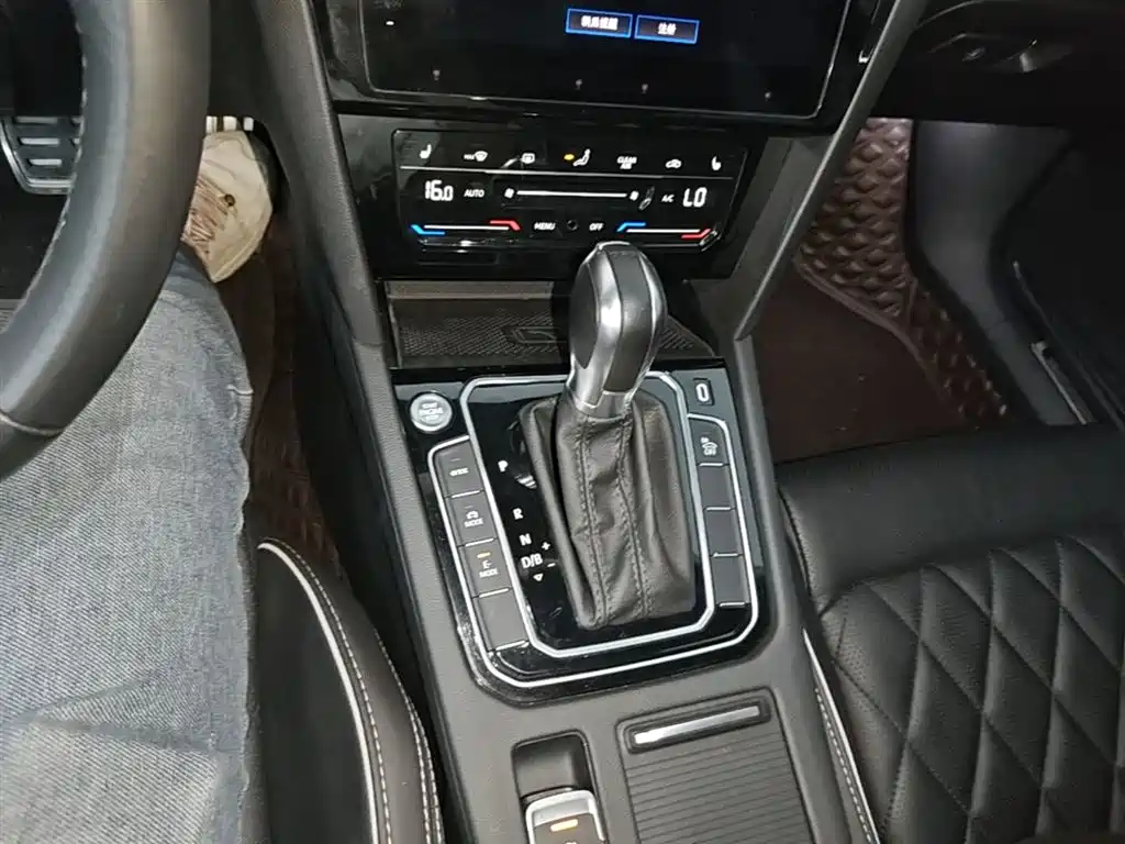 Magotan GTE plug-in hybrid 2022 GTE luxury model купить на сайте DeffCars