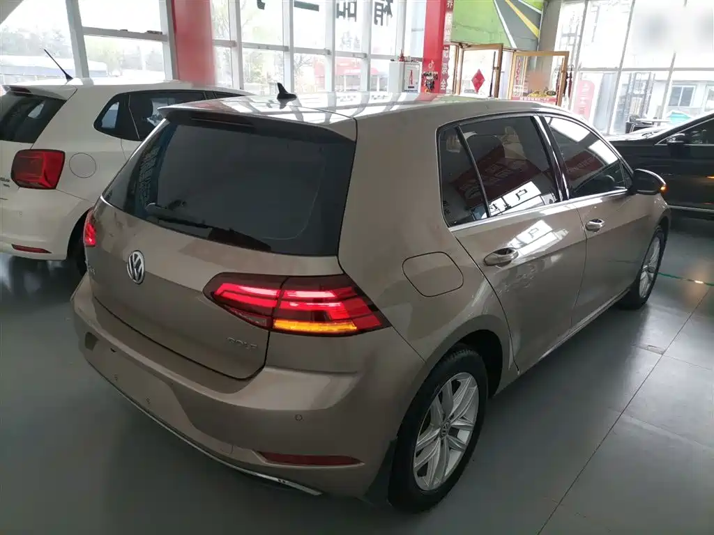 Golf 2019 1.6L automatic comfort model National V купить на сайте DeffCars
