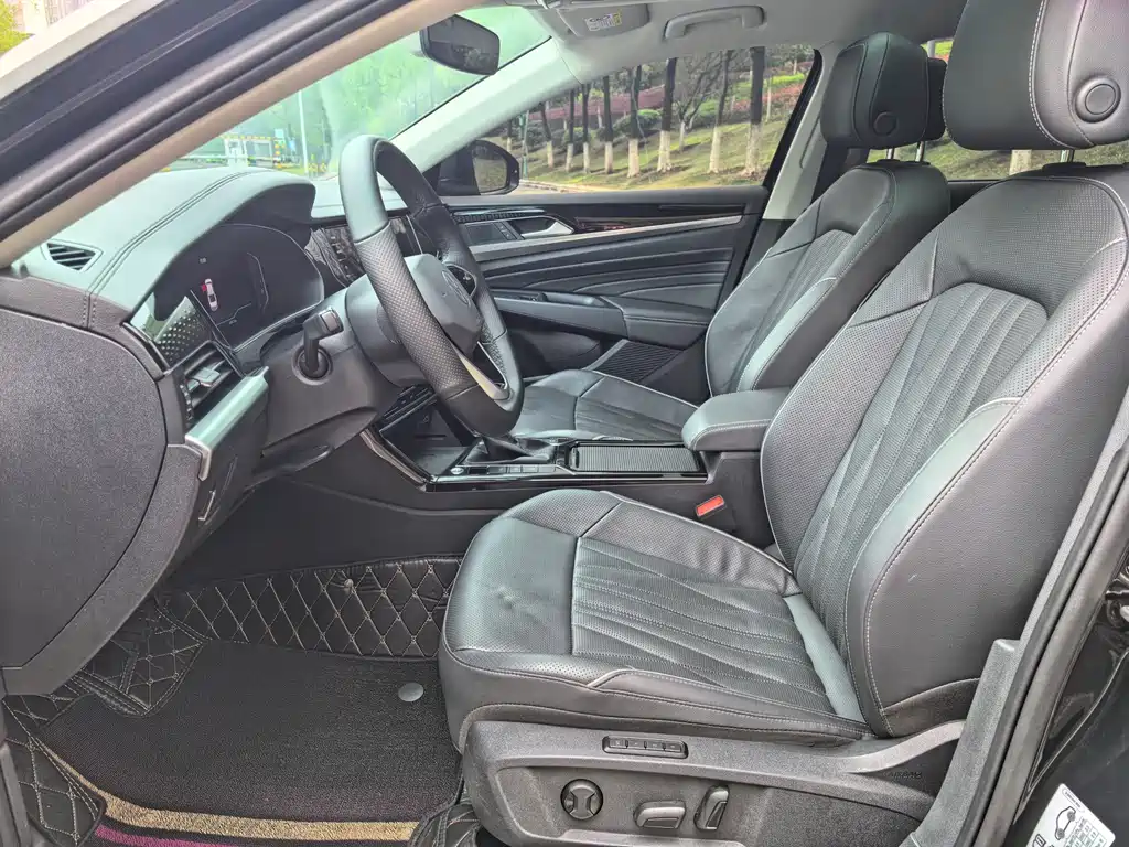 Passat 2023 330TSI Deluxe Edition купить на сайте DeffCars