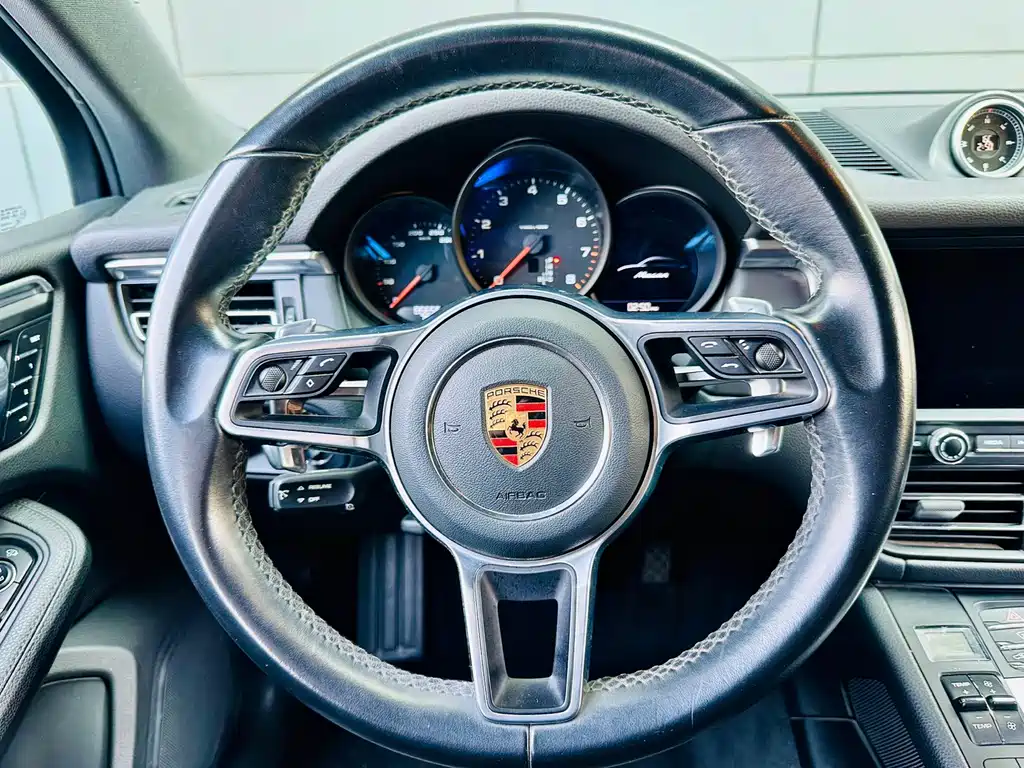 Macan 2018 Macan 2.0T купить на сайте DeffCars