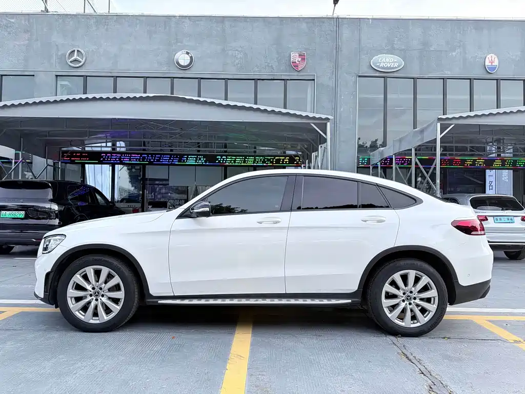 Mercedes-Benz GLC Coupe 2021 GLC 260 4MATIC Coupe SUV купить на сайте DeffCars