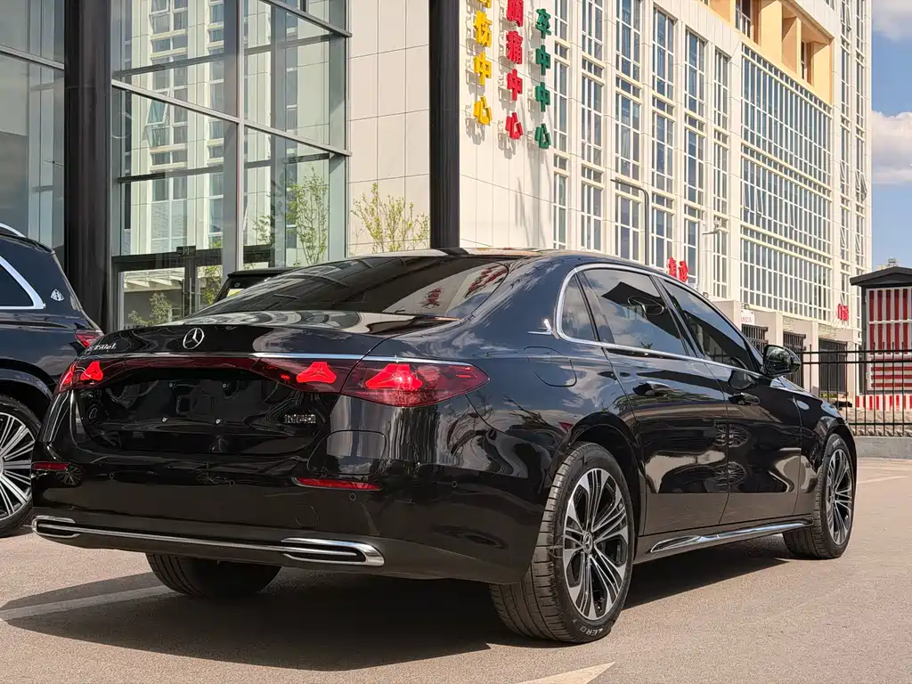 Mercedes-Benz E-Class New Energy 2024 E 350 e L plug-in hybrid sedan купить на сайте DeffCars
