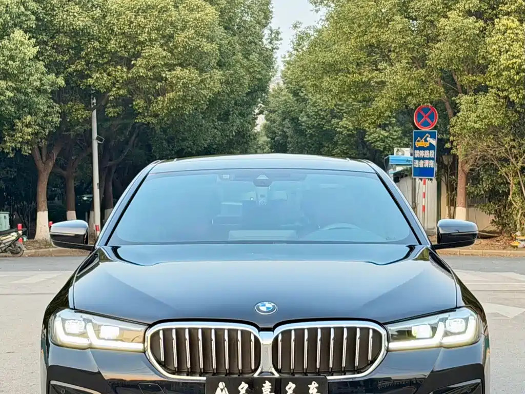 BMW 5 Series 2022 525Li M Sports Package купить на сайте DeffCars