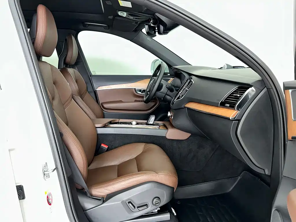 Volvo XC90 2021 B6 Zhiyi Luxury Edition 7 seats купить на сайте DeffCars